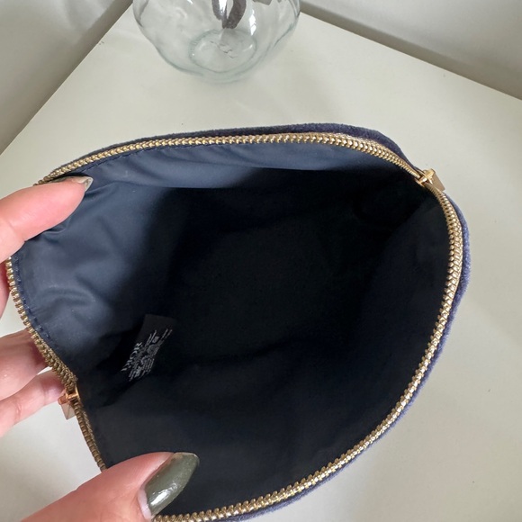 New Christian Dior Velvet Makeup Bag Navy - Picture 5 of 9